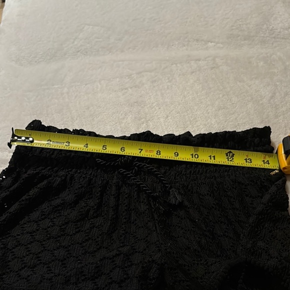 BNWOT Black Lace Coverup Shorts by Roxy .. No Size Measurements in Pics - Picture 7 of 10